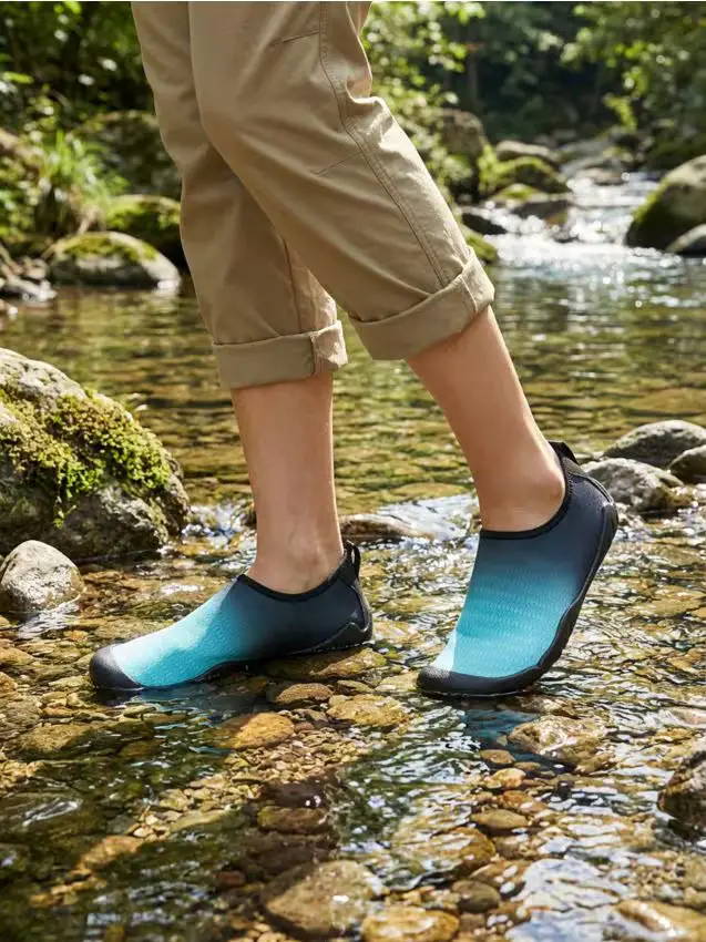 Scarpe da spiaggia con motivo sfumato - blu pallido