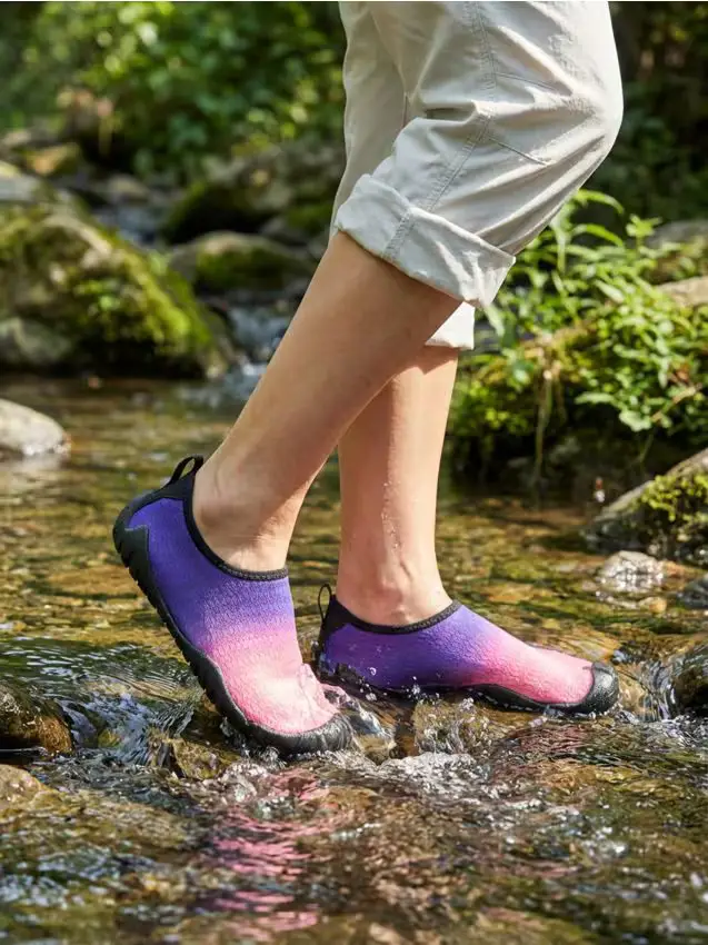 Scarpe da spiaggia con motivo sfumato - rosa pastello