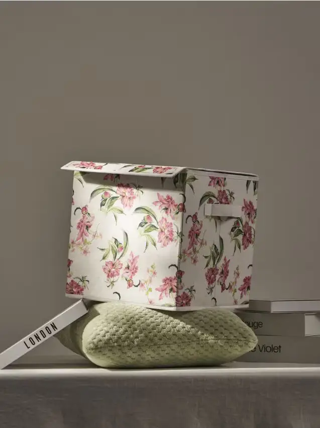 Scatola portaoggetti con coperchio con fiori - panna