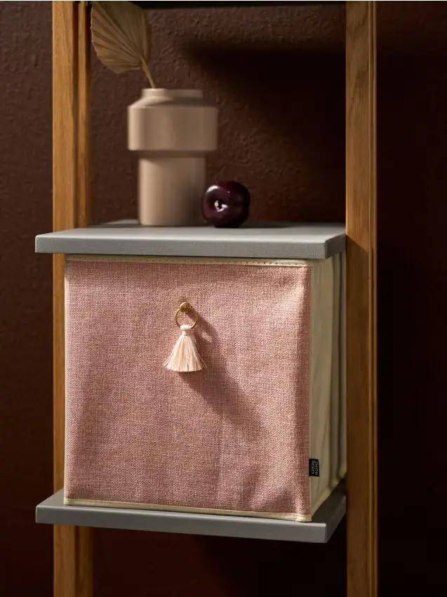 Scatola portaoggetti in tinta unita con nappina - rosa