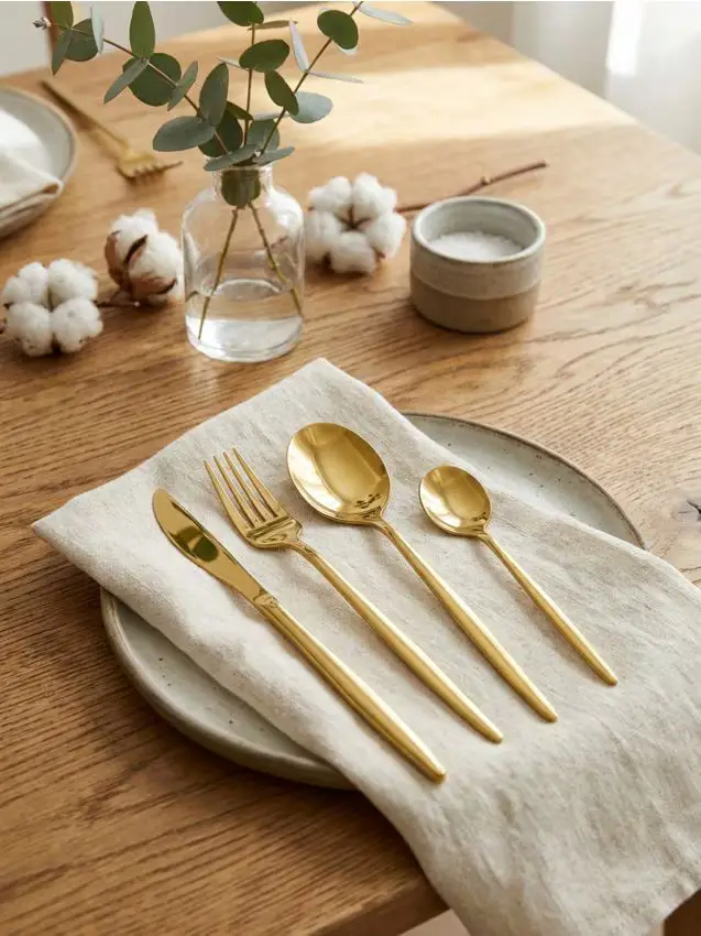 Set da 4 posate - oro