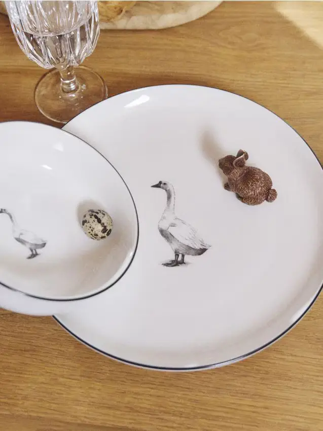 Set di 2 piatti in ceramica con motivo d oca - nero