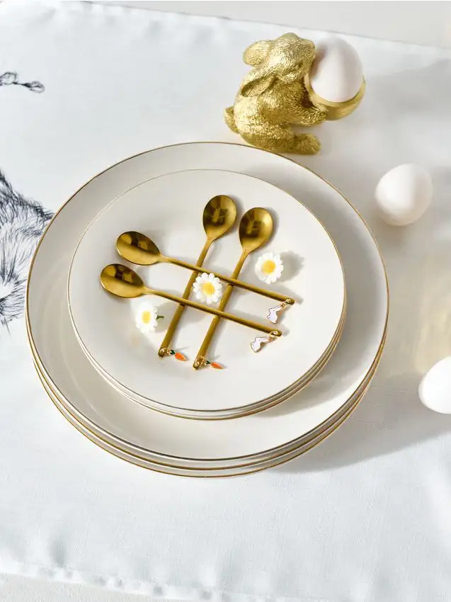 Set di cucchiaini con ciondoli a forma di coniglietti e carote 4 pack - oro