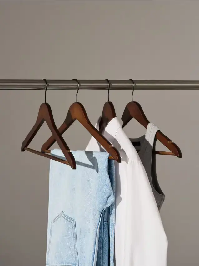 Set di grucce in legno 4 pack - marrone