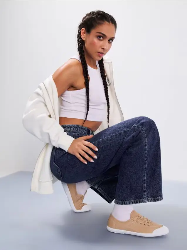 Sneakers con cuciture decorative - beige