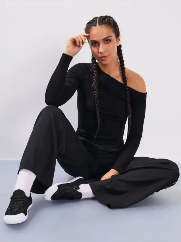 Sneakers con cuciture decorative - nero