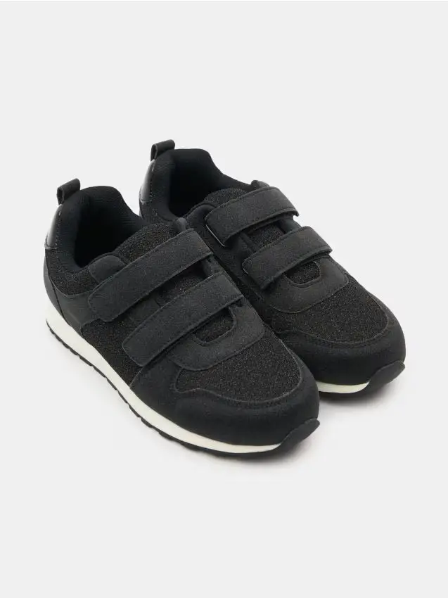 Sneakers con velcro e effetto lucido - nero