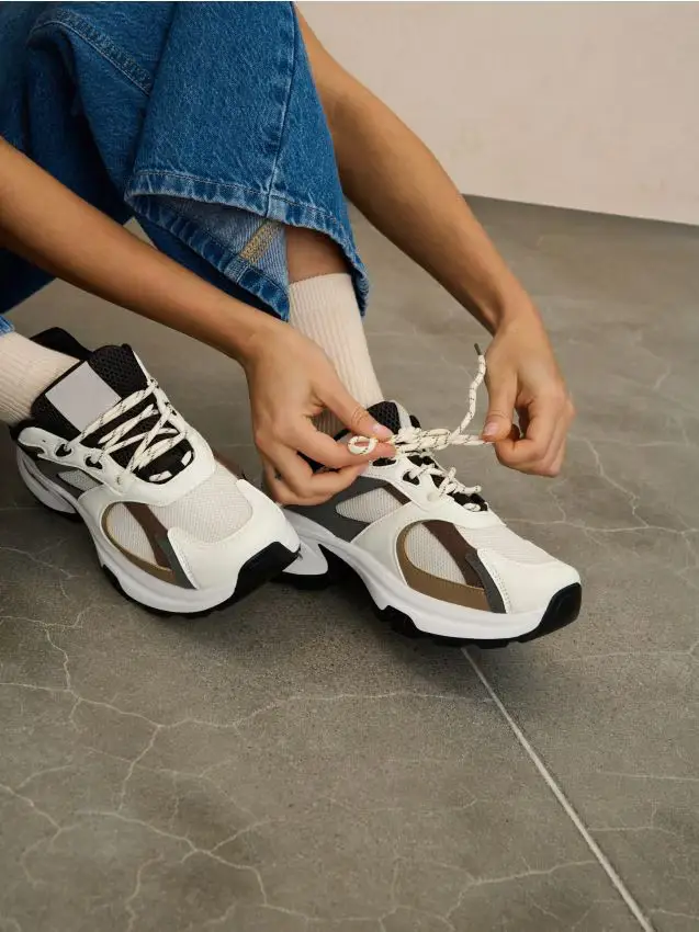 Sneakers in rete con suola spessa - multicolor