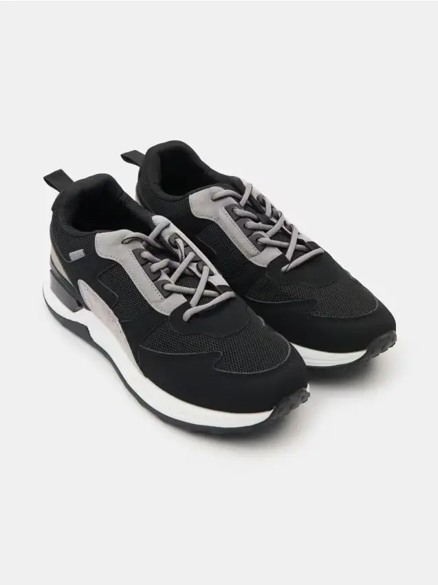 Sneakers sportivi con inserti in mesh - nero