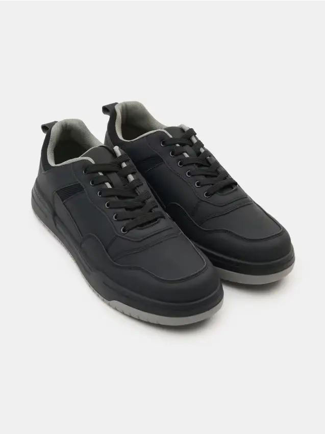 Sneakers sportivi con suola a contrasto - nero