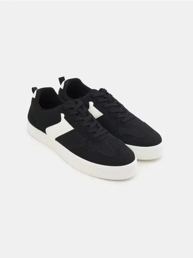 Sneakers sportivi con suola a contrasto - nero
