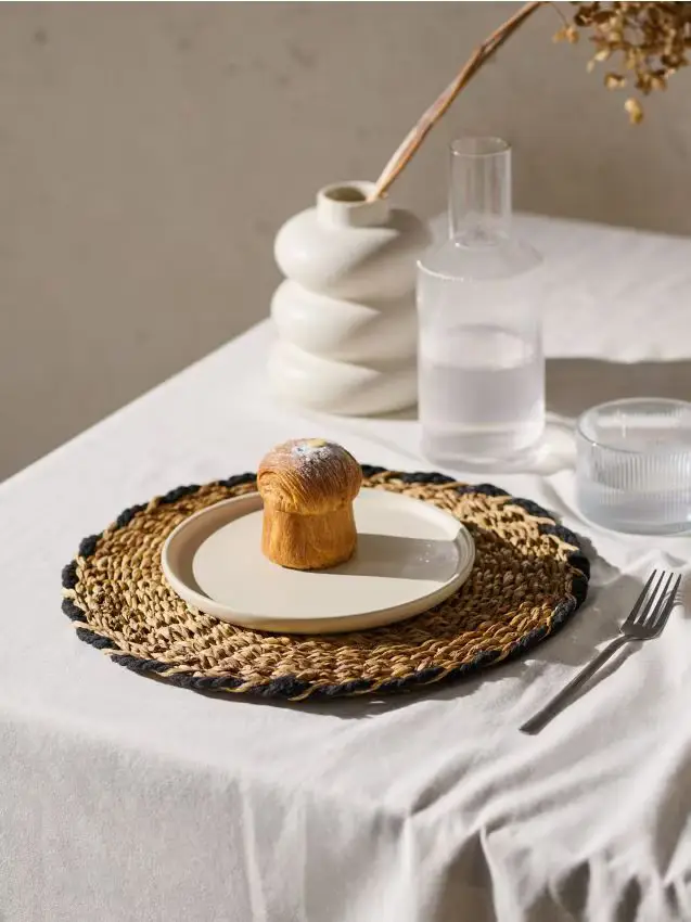 Sottopiatto rotondo intrecciato - beige