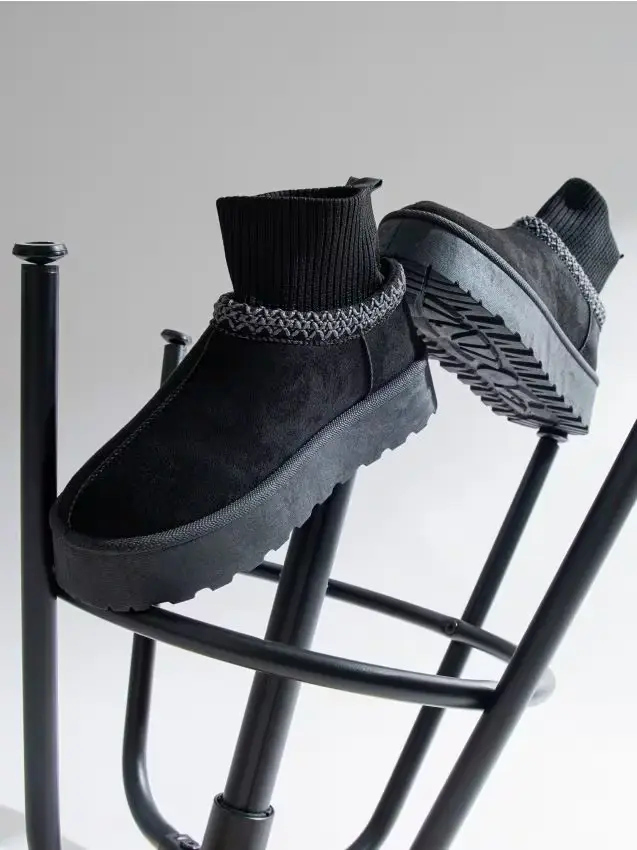 Stivaletti effetto scamosciato - nero