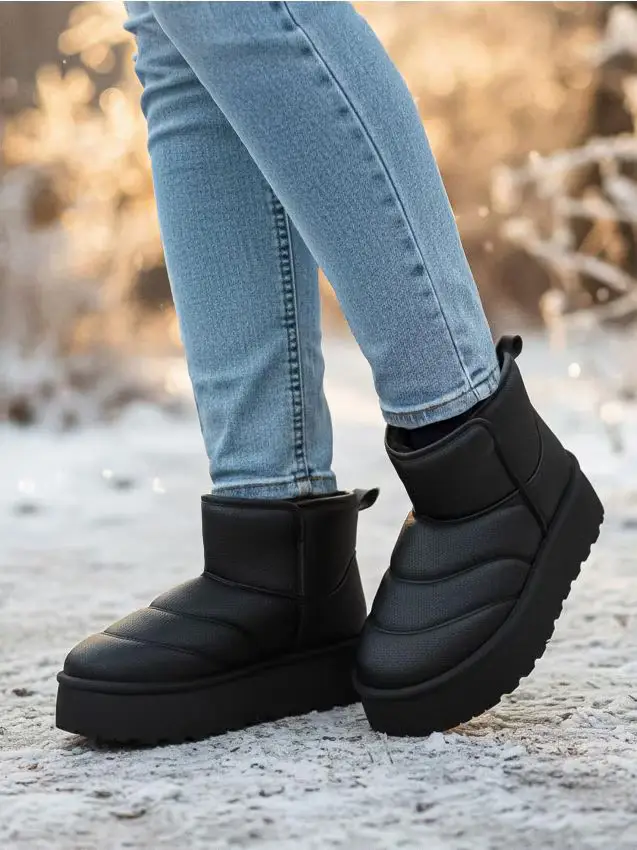 Stivaletti in ecopelle - nero