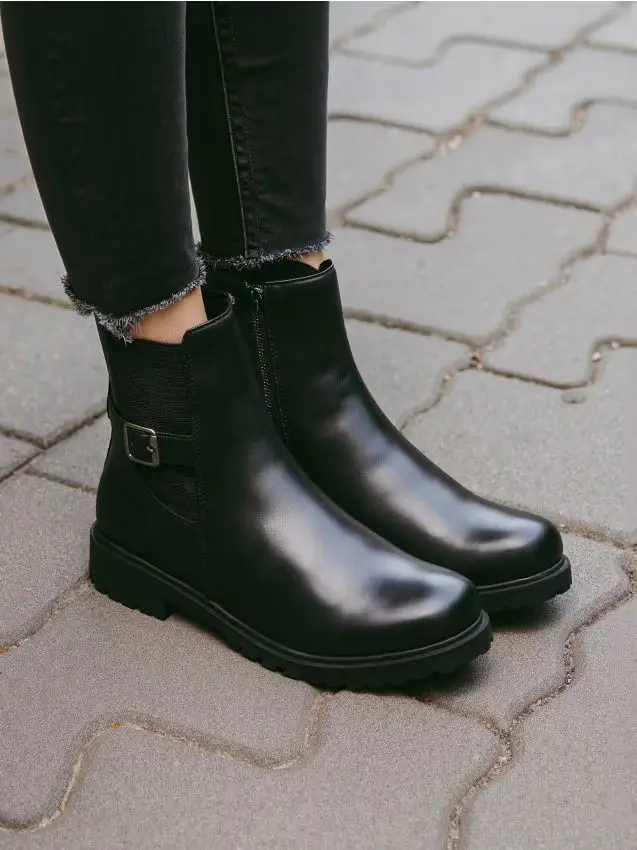 Stivaletti in ecopelle - nero