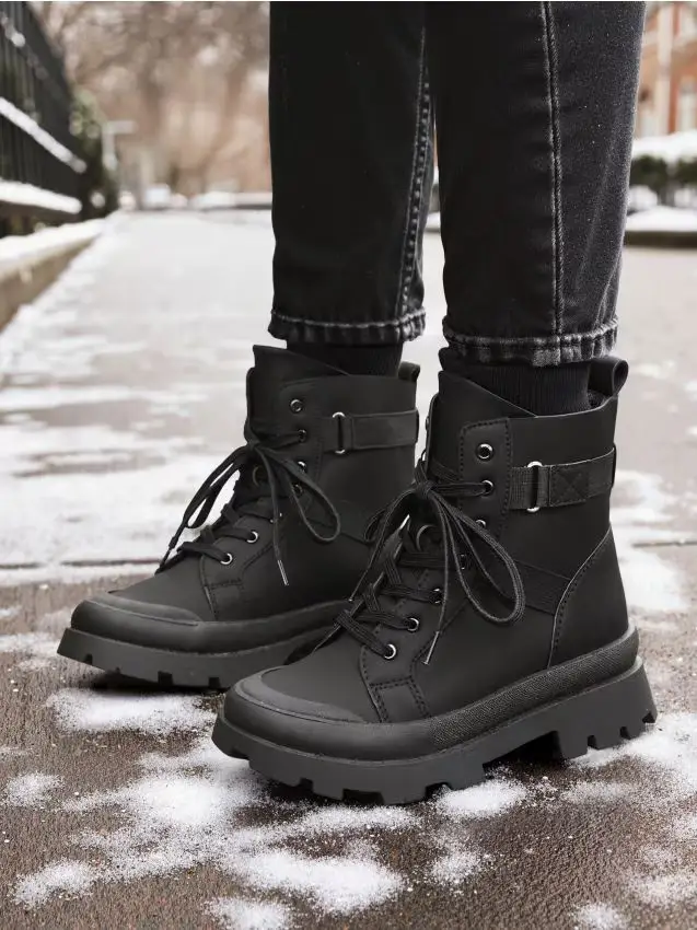 Stivaletti in ecopelle - nero