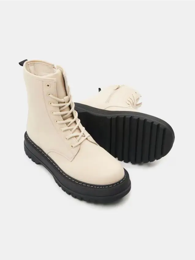 Stivaletti stringati - panna