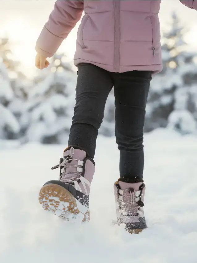 Stivali da neve con lacci elastici - rosa cipria