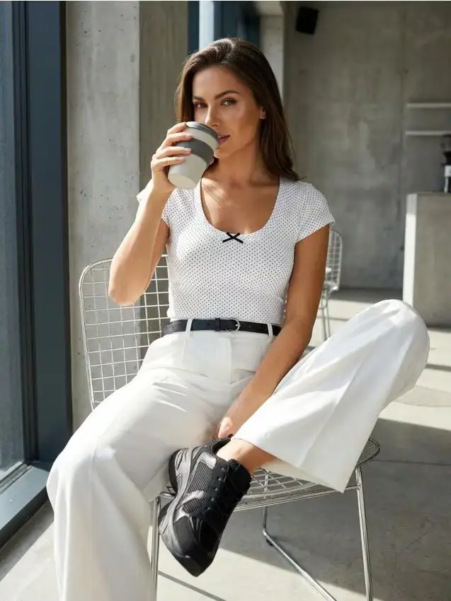 T-shirt a pois con fiocco decorativo - bianco