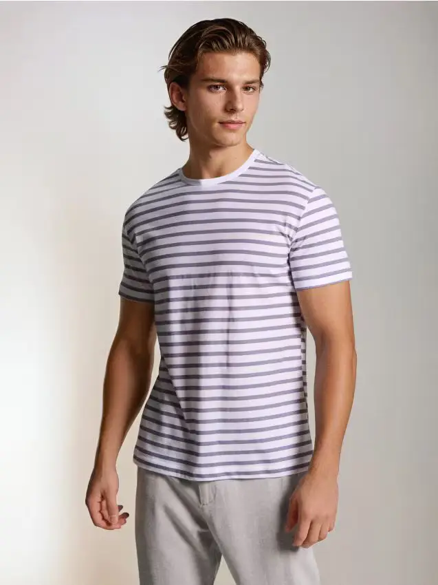 Sinsay T-shirt Viola 4427997