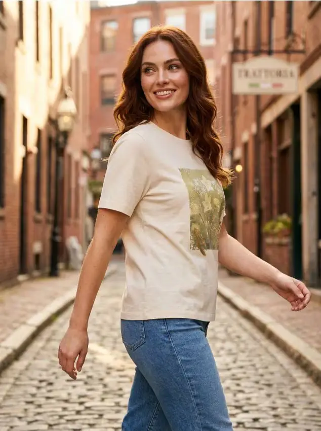 T-shirt in cotone con maniche corte e stampa dorata - panna