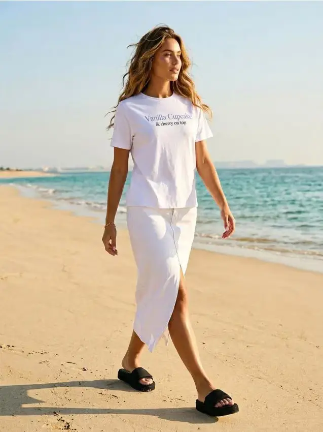 T-shirt in cotone con scritta - bianco