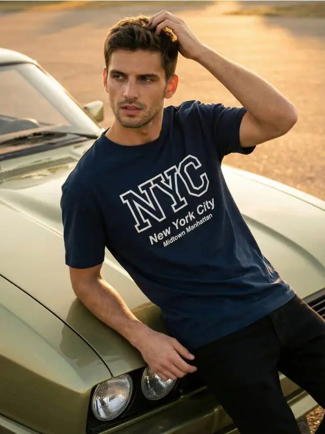 T-shirt in cotone con scritta - blu scuro