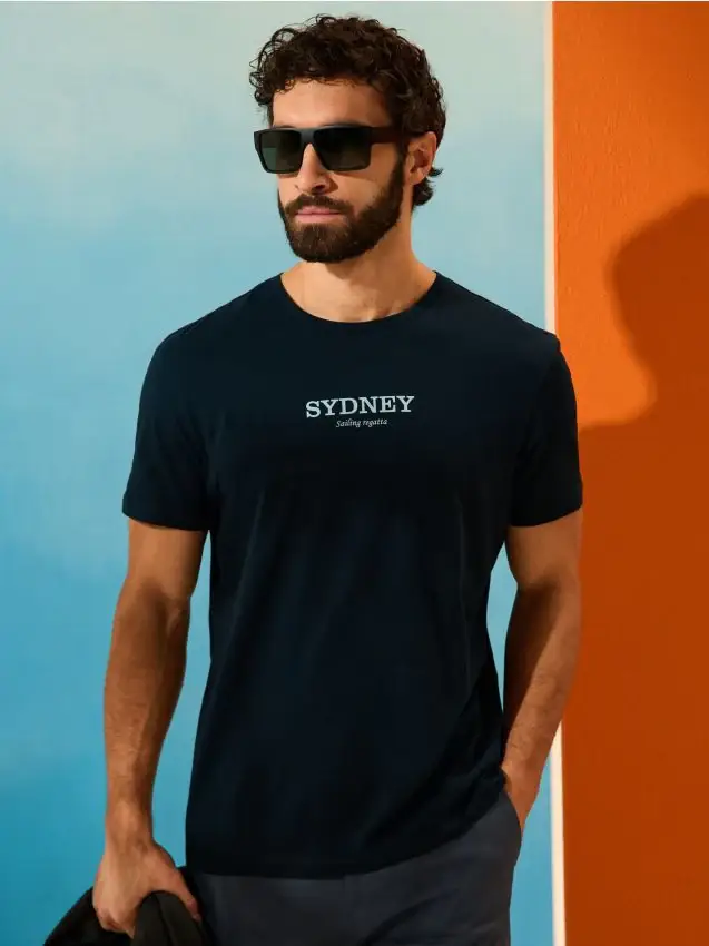 T-shirt in cotone con scritta Sydney - blu scuro
