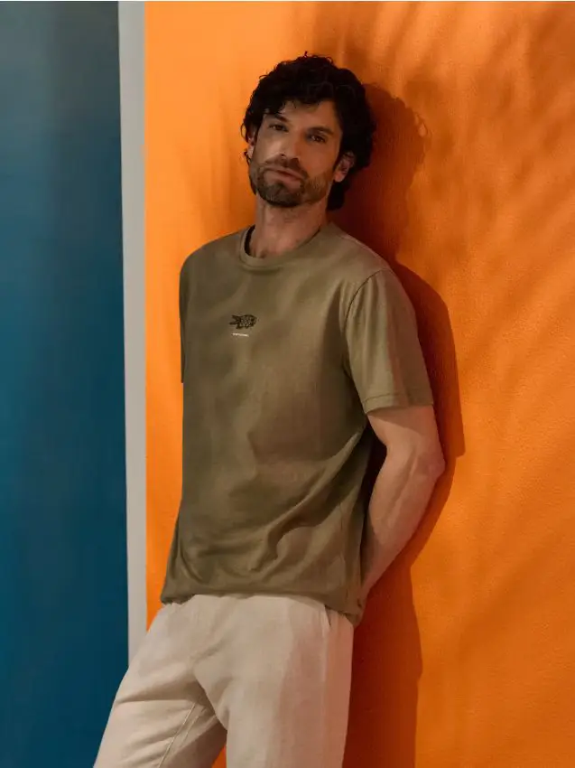 T-shirt in cotone con stampa di pesce - verde chiaro