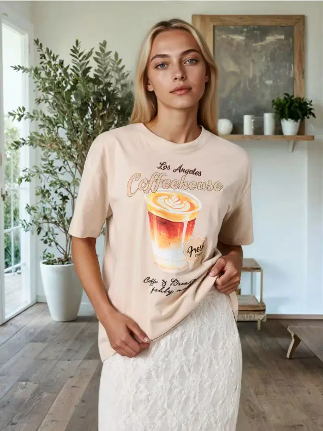 T-shirt in cotone con stampa - nude