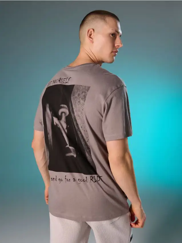 T-shirt in cotone con stampa sul retro - grigio medio