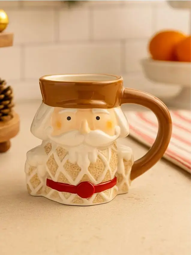 Tazza a forma di schiaccianoci - beige