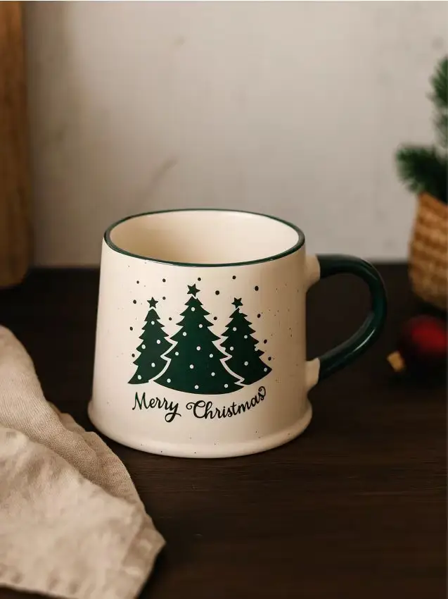 Tazza con motivo di alberi di Natale - bianco