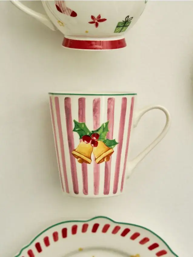 Tazza con motivo natalizio - rosso