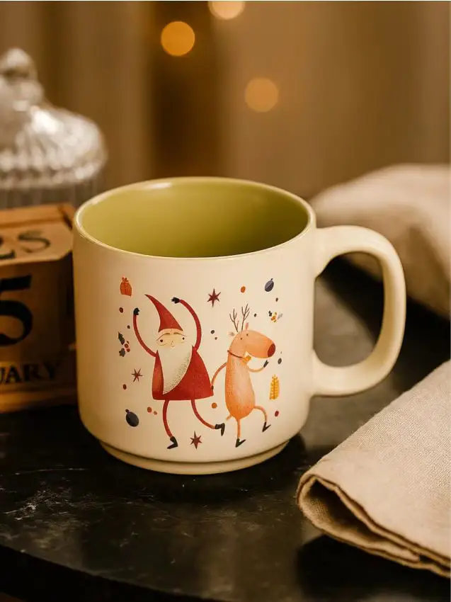 Tazza con motivo natalizio - verde oliva chiaro