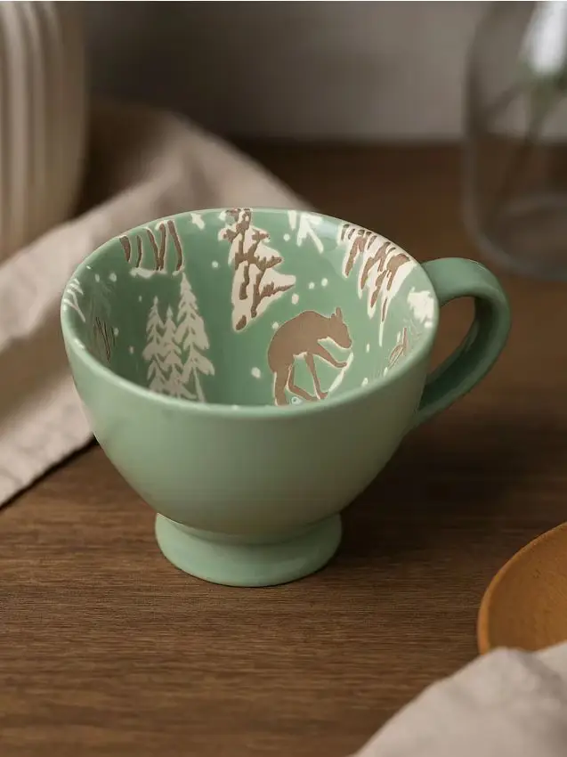 Tazza con stampa foresta invernale - verde