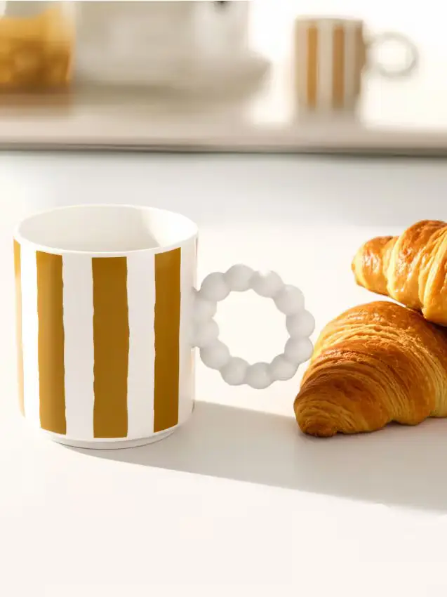 Tazza in ceramica a righe - giallo