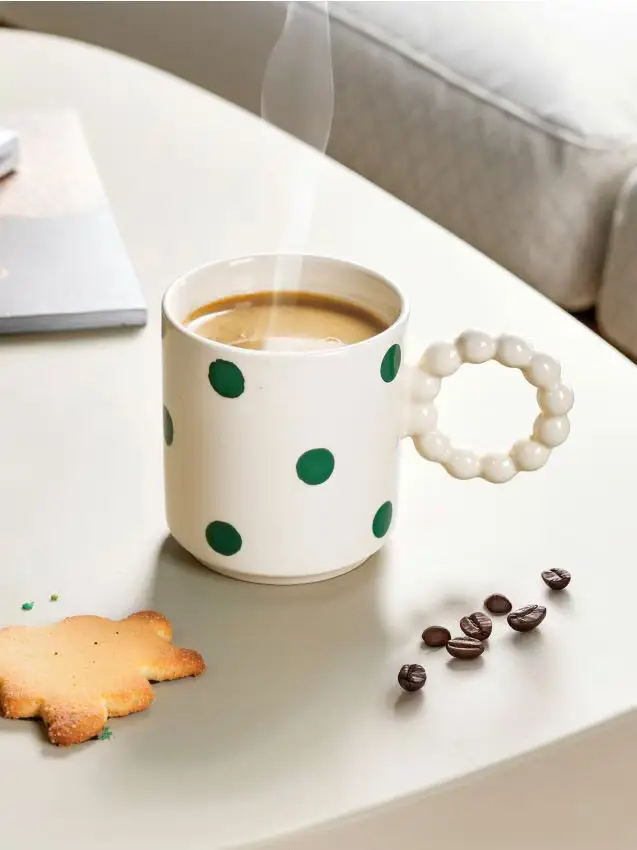 Tazza in ceramica con manico - verde pallido