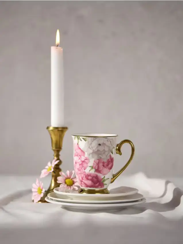 Tazza in ceramica con motivo floreale - rosa