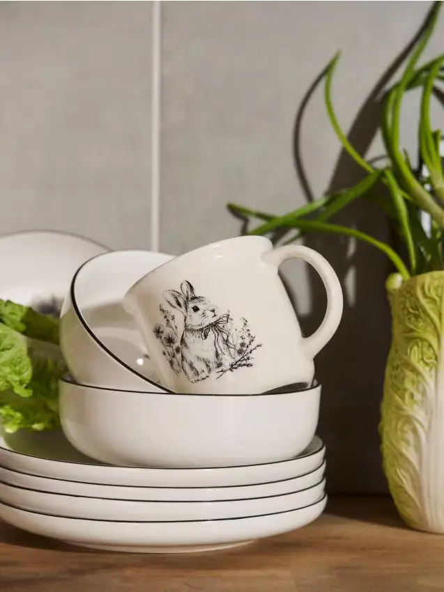 Tazza in ceramica con motivo pasquale - nero