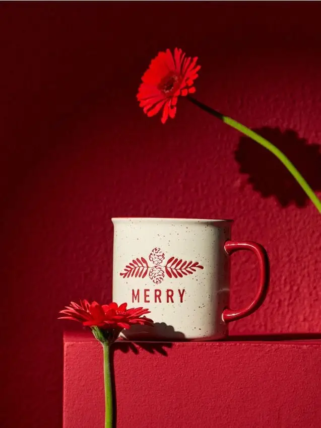 Tazza natalizia con scritta „Merry“ - rosso