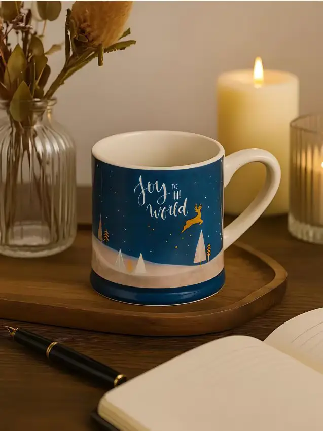 Tazza natalizia in ceramica con scritta „Joy to the World“ - verde scuro