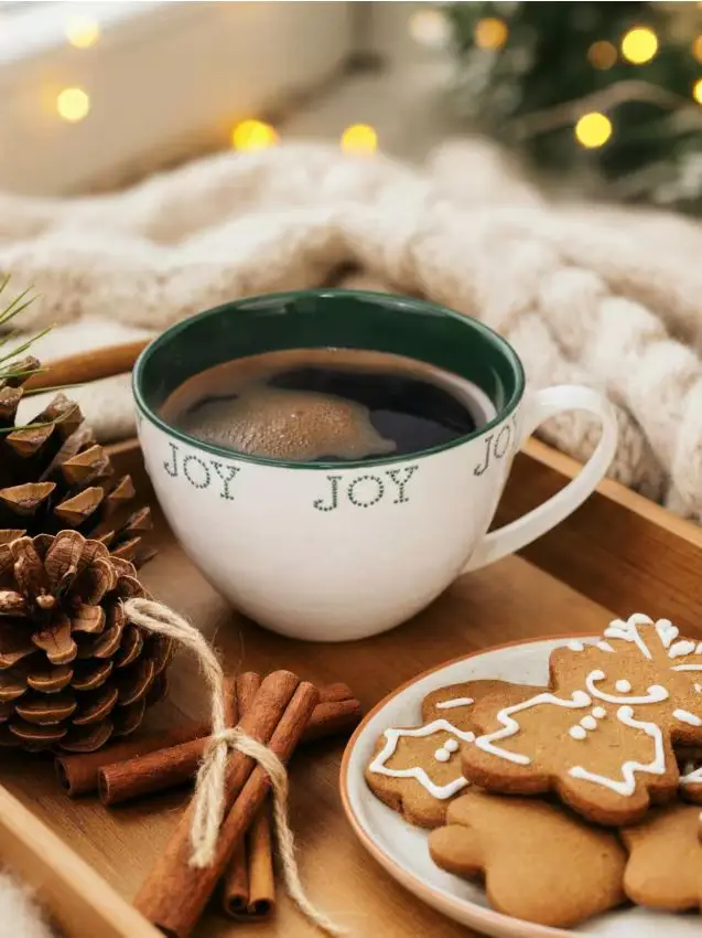 Tazza natalizia in ceramica con scritta „Joy“ - verde