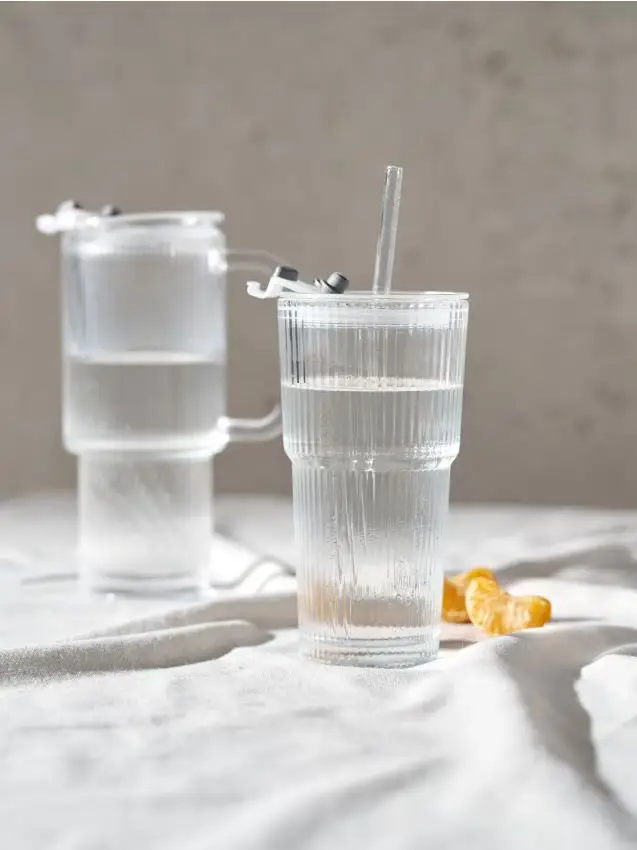 Tazza scanalata con cannuccia - clear