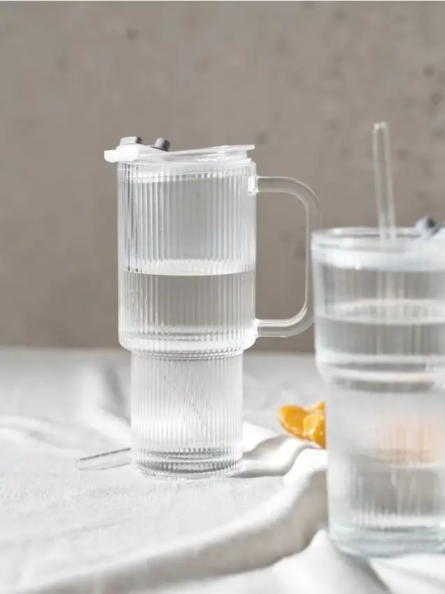 Tazza scanalata con cannuccia - clear