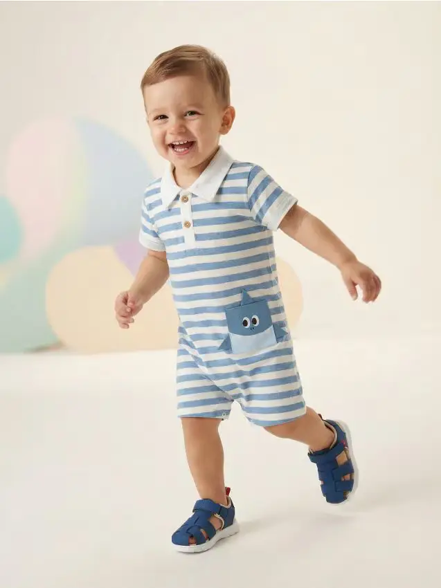 Tuta estiva a righe con elementi 3D - multicolor