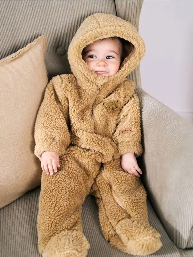 Tuta intera morbida con cappuccio - beige