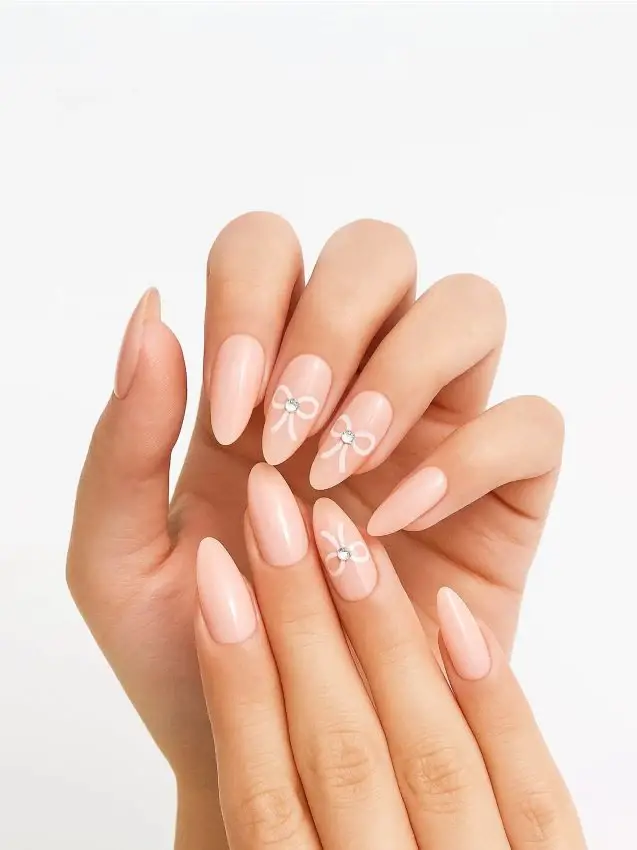 Unghie finte a forma di mandorla - rosa pastello