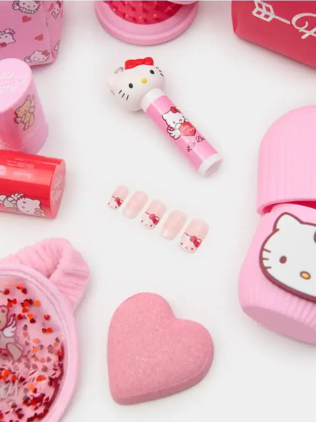 Unghie finte quadrate Hello Kitty - rosa pastello