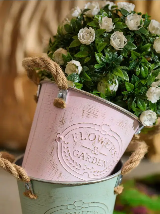 Vaso di metallo - rosa pastello